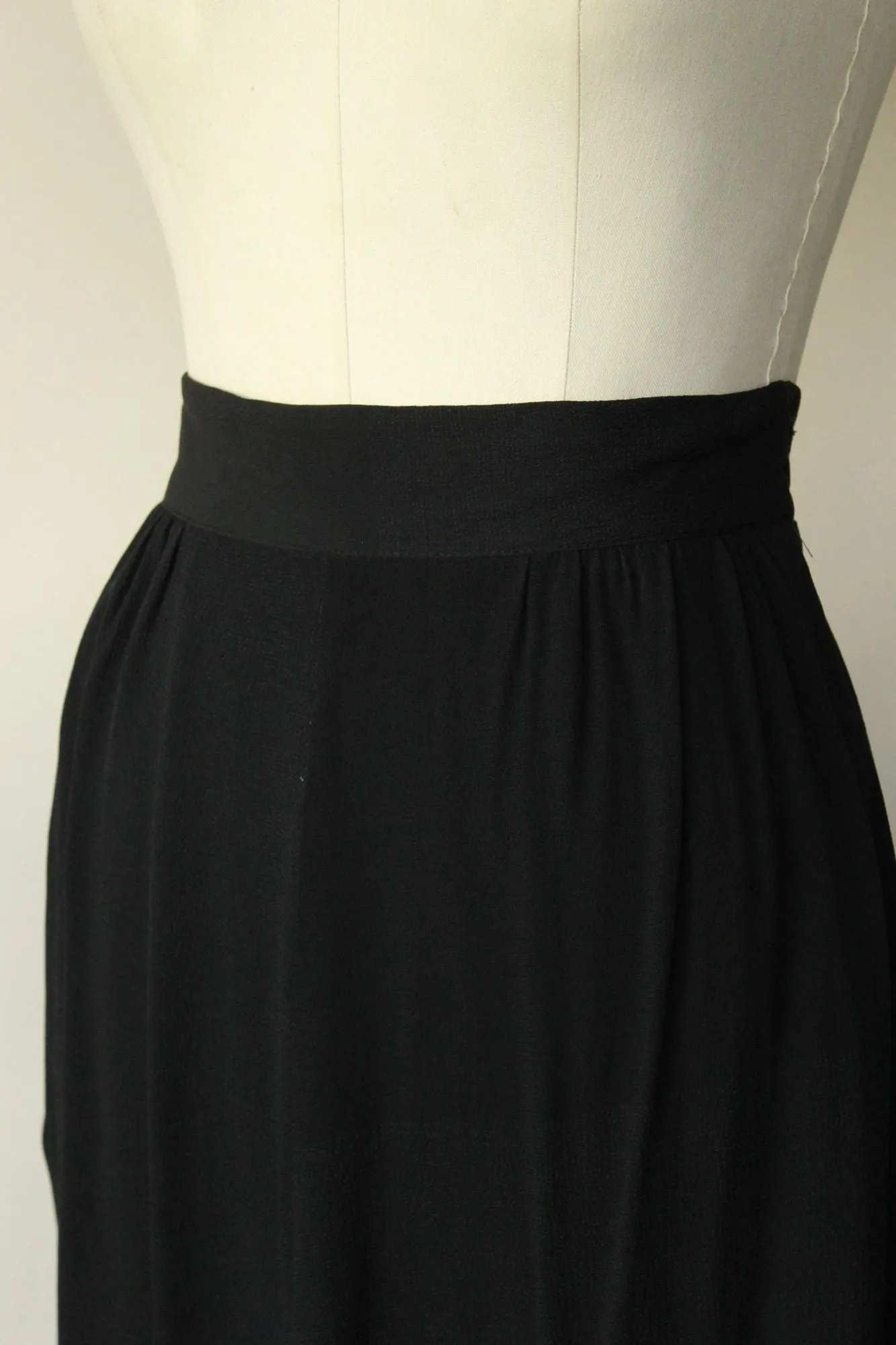 Vintage 1980s Black Rayon Crepe Knee Length Skirt with Pockets