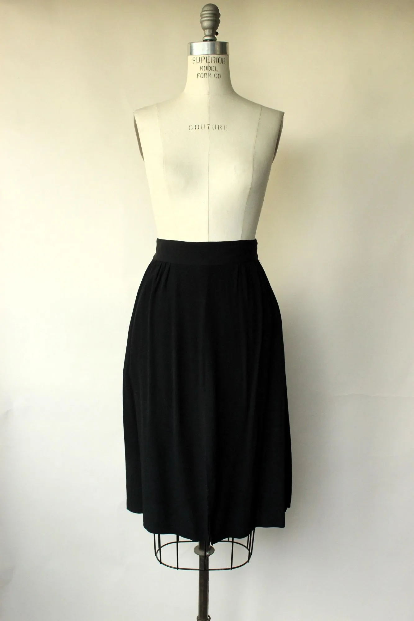 Vintage 1980s Black Rayon Crepe Knee Length Skirt with Pockets