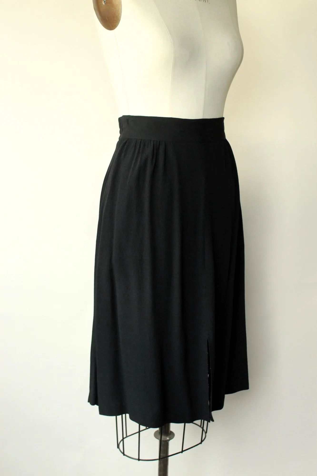 Vintage 1980s Black Rayon Crepe Knee Length Skirt with Pockets